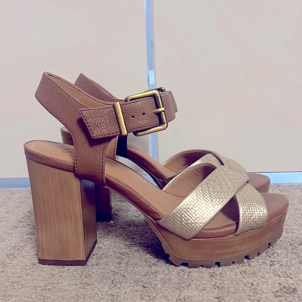 Brand new Crown Vintage heels, size 6.5